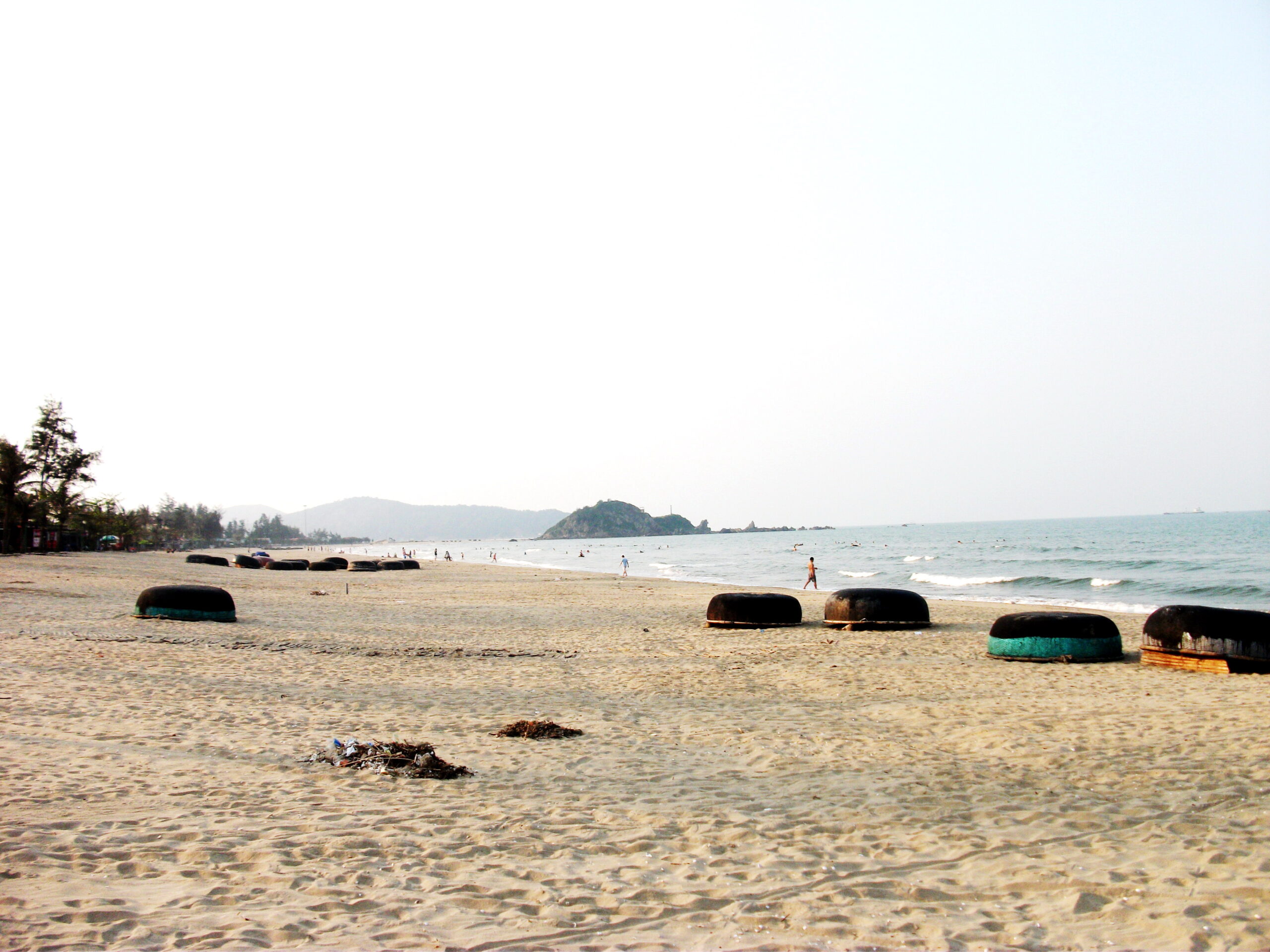Bãi biển Cửa Lò với bờ cát dài ven biển