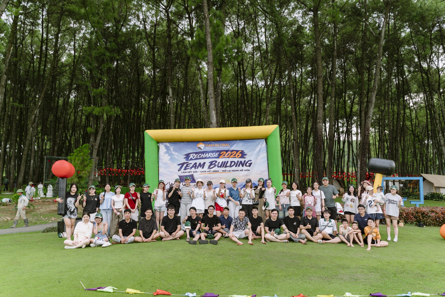 Tập thể HAM Global tại chương trình team building Recharge 2026