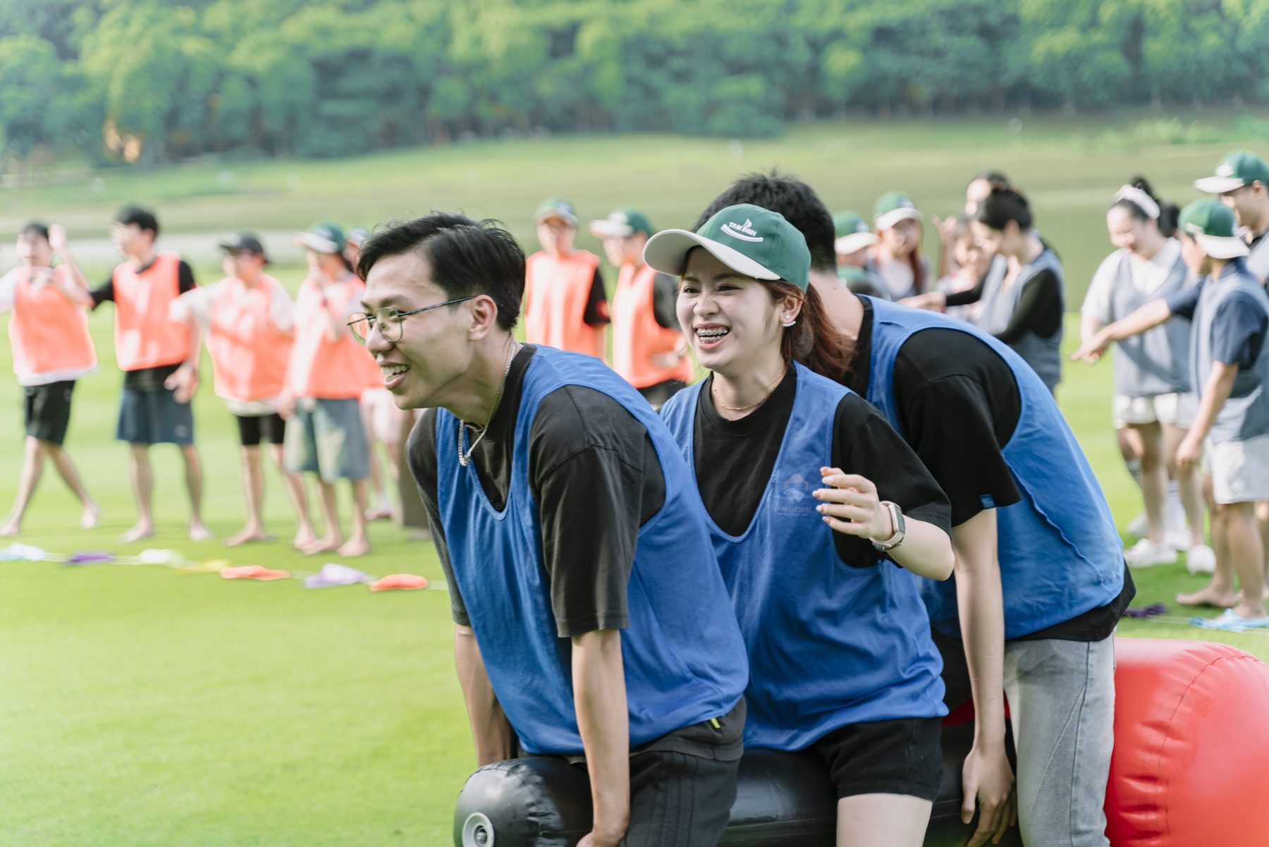 Phối hợp cùng đồng đội trong thử thách team building
